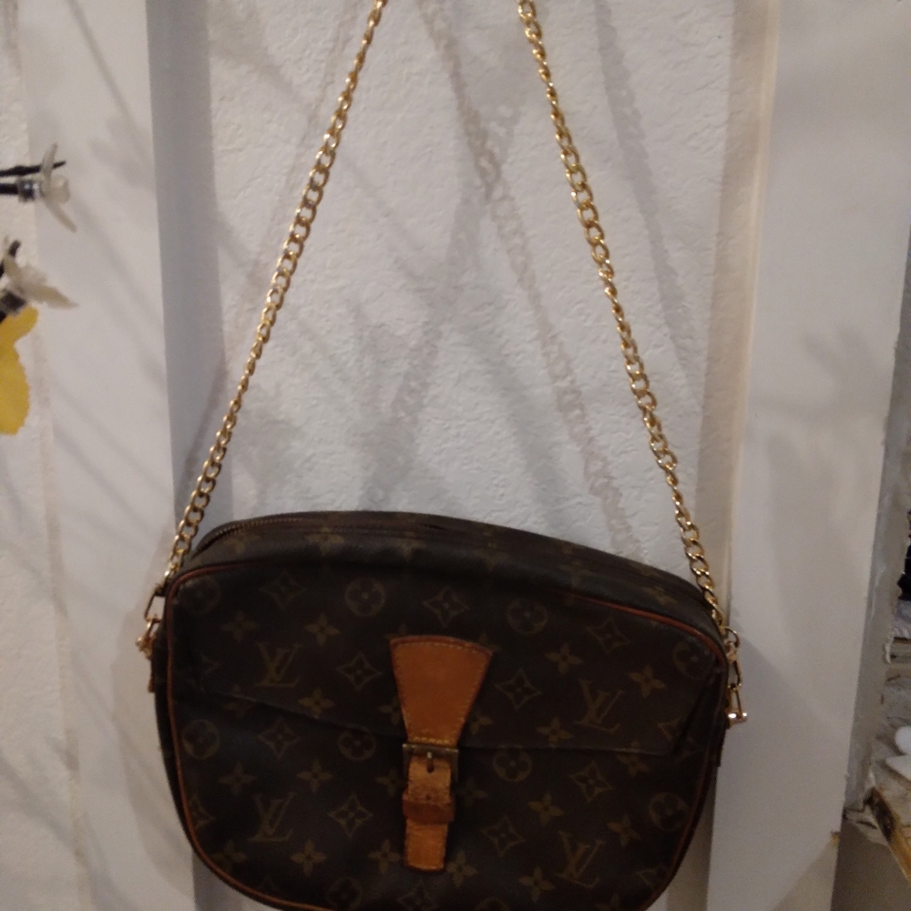 Louis vuitton shoulder bag